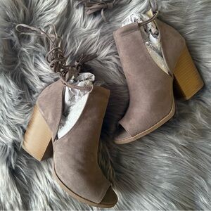 Qupid Tan Peep-Toe Ankle Boots